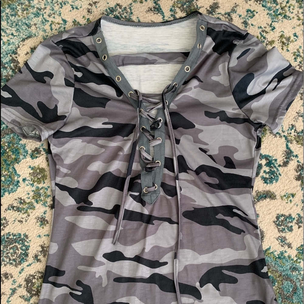 Camo short sleeved top